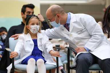 2021-11-04T162039Z_757962853_RC2QNQ9MXBUG_RTRMADP_3_HEALTH-CORONAVIRUS-USA-VACCINES-1200×800-1