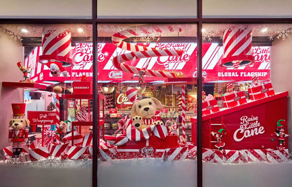 Visit These Magical Holiday Window Displays in NYC - New York Family