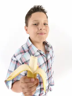 Boy-eating-bananaNEW