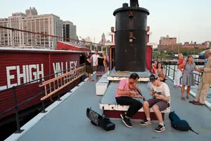 Clearwater barge, Brooklyn