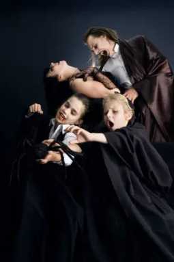 Family-Dressed-As-Vampires-Having_Hallween-Fun