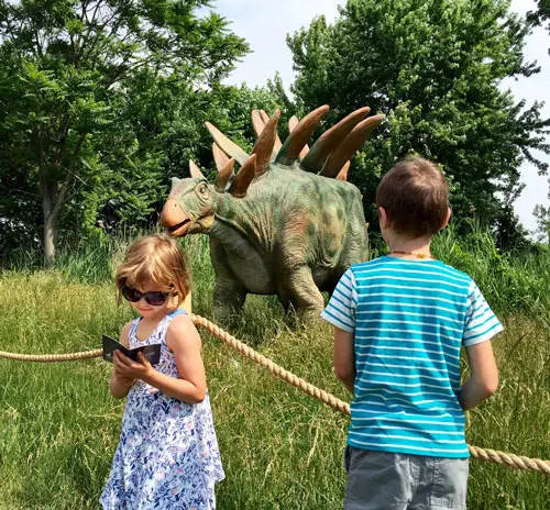 Seeing dinosaurs at Field Station: Dinosaurs