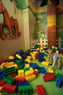 Legoland-lego-room