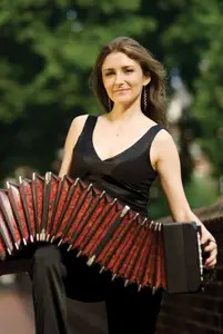 Lidia Kaminska playing accordion