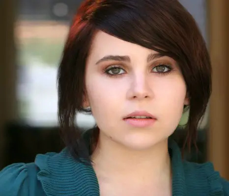 Mae Whitman headshot