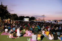 free outdoor movie screenings in Manhattan; 2010 RiverFlicks for Kids; movies on the Hudson