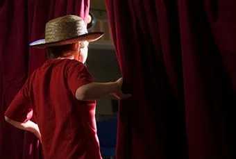 Peeking_PAC_photo