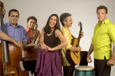 Sol Y Canto, Pan-Latin ensemble