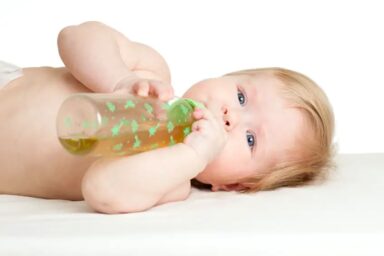baby-drinking-juice