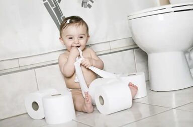 baby-eating-toilet-paper