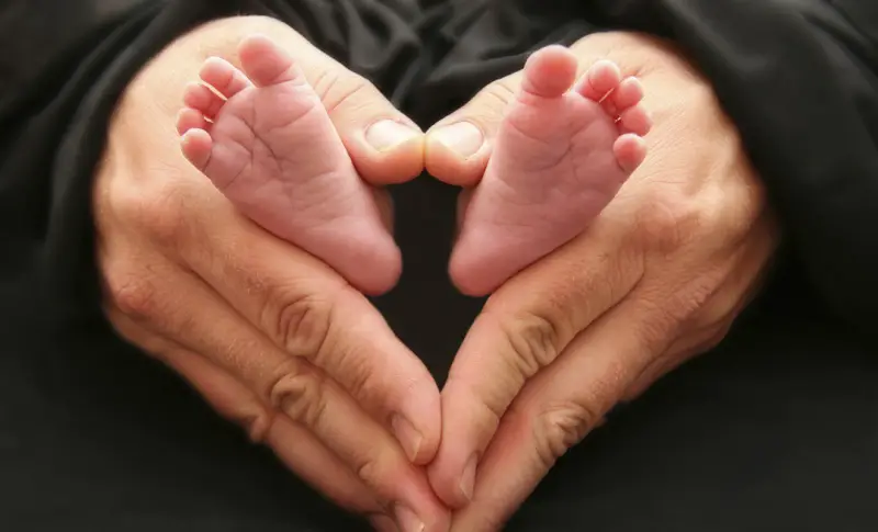 baby feet heart hands