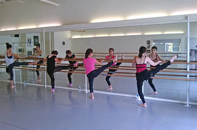 ballet body fitness barre class