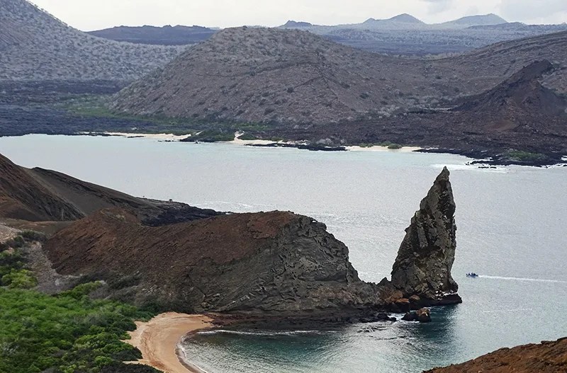 bartolome island