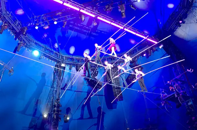 wallenda seven person pyramid