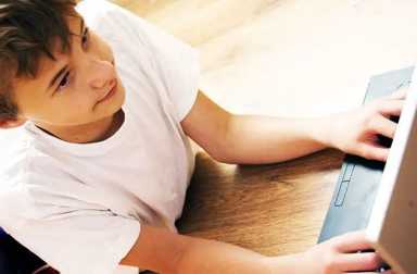 boy-on-laptop