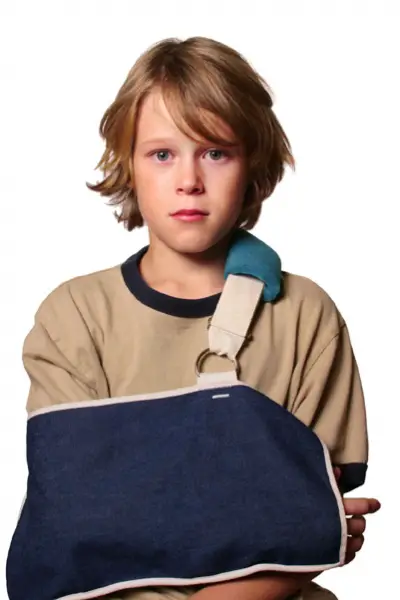 boy with injured arm