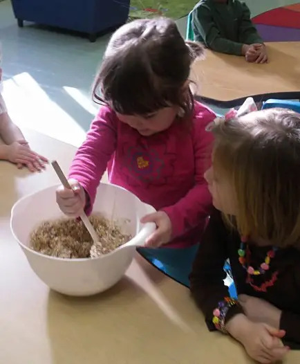 preschool children baking