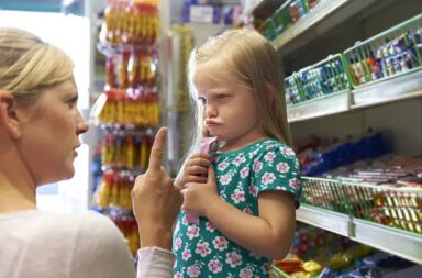 child-grocery-store-tantrum