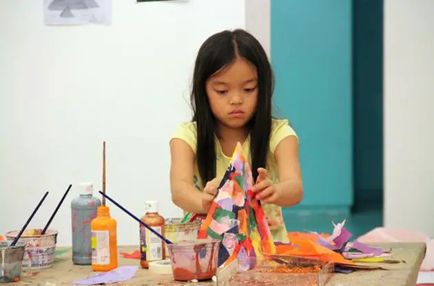 child making art