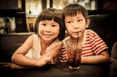 children in restaurant