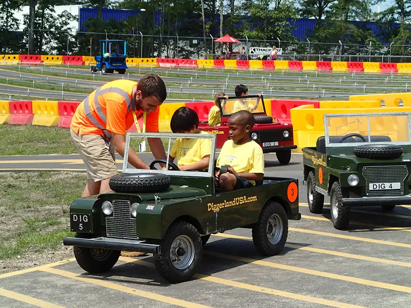 Diggerland Mini Land Rovers