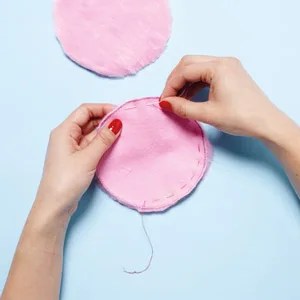 diy pompom step 2