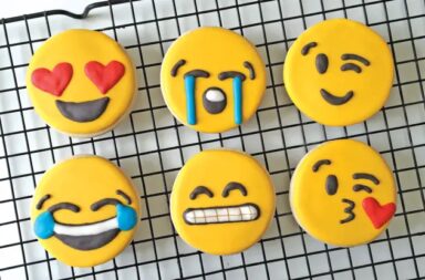 emoji-sugar-cookies