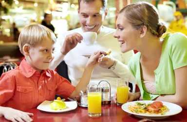 family-dining-in-restaurant