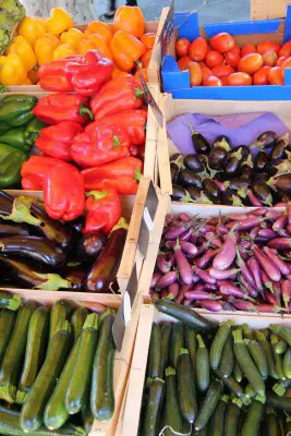 farmers' market vegetable stand