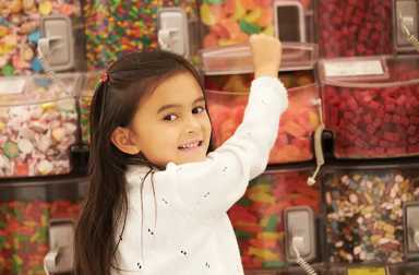 girl-choosing-candy