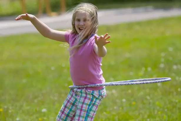 girl hula hoop