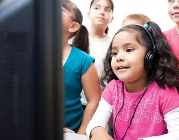 girl-learning-computer