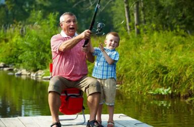 grandpa-fishing-with-grandson