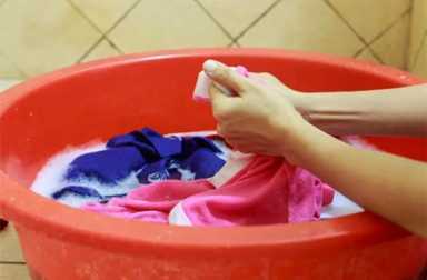 hands-washing-clothes