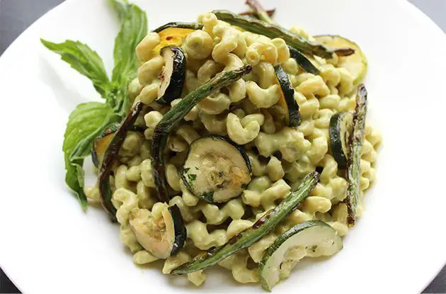 Avocado, Zucchini, and Green Beans Mac N' Cheese