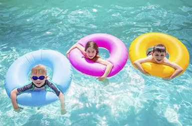 kids-in-pool