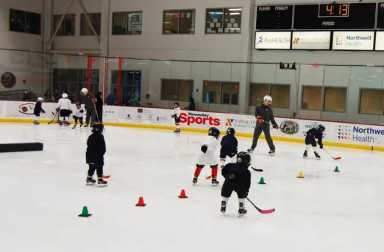 kids-learning-ice-hockey-northwell-healht-ice-center
