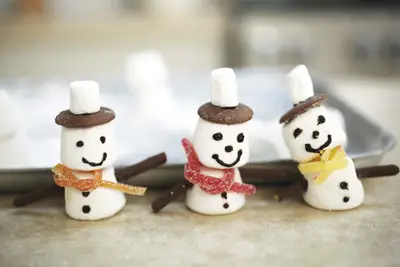 marshmallow snowmen, recipe; christmas cooking with kids