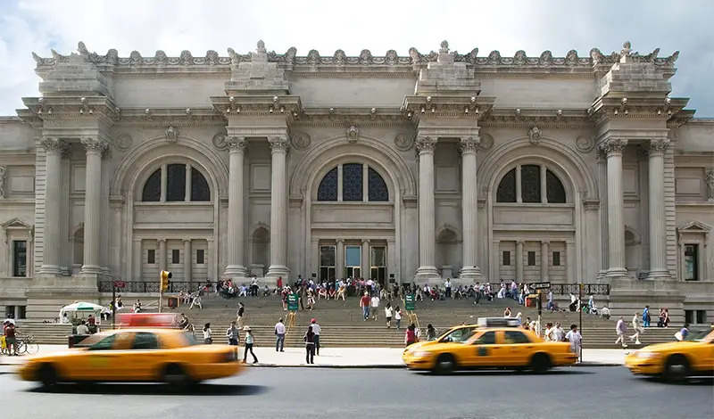 Exterior of Metropolitan Museum of Art, free weekend Museums on Us
