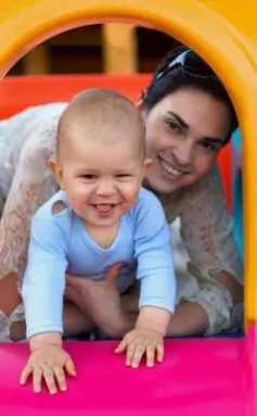 mom-child-playground