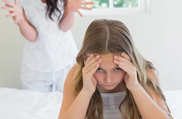 mom yelling at daughter