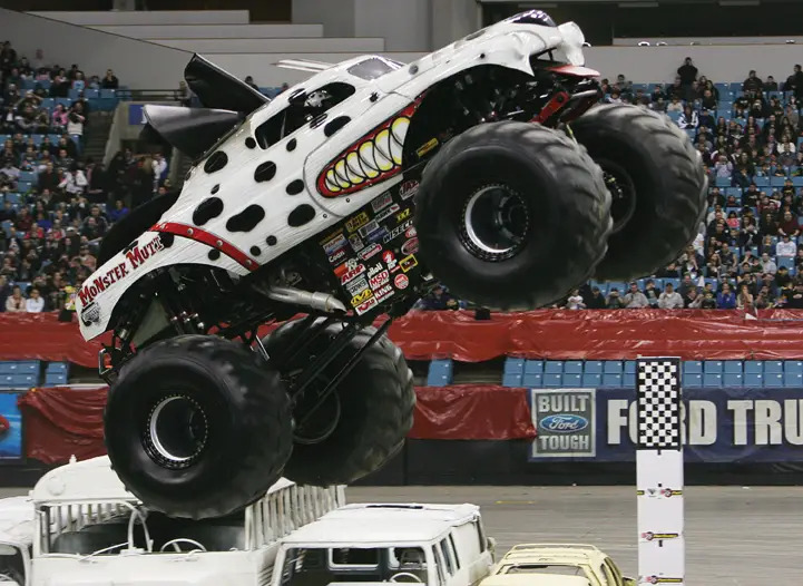 monster mutt truck in monster jam