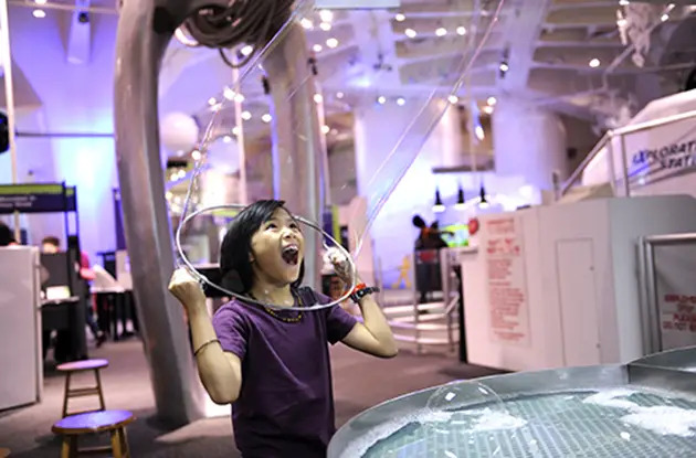 girl in bubble at nysci