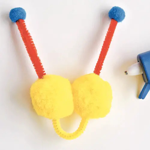 pom pom hand puppet diy step 4