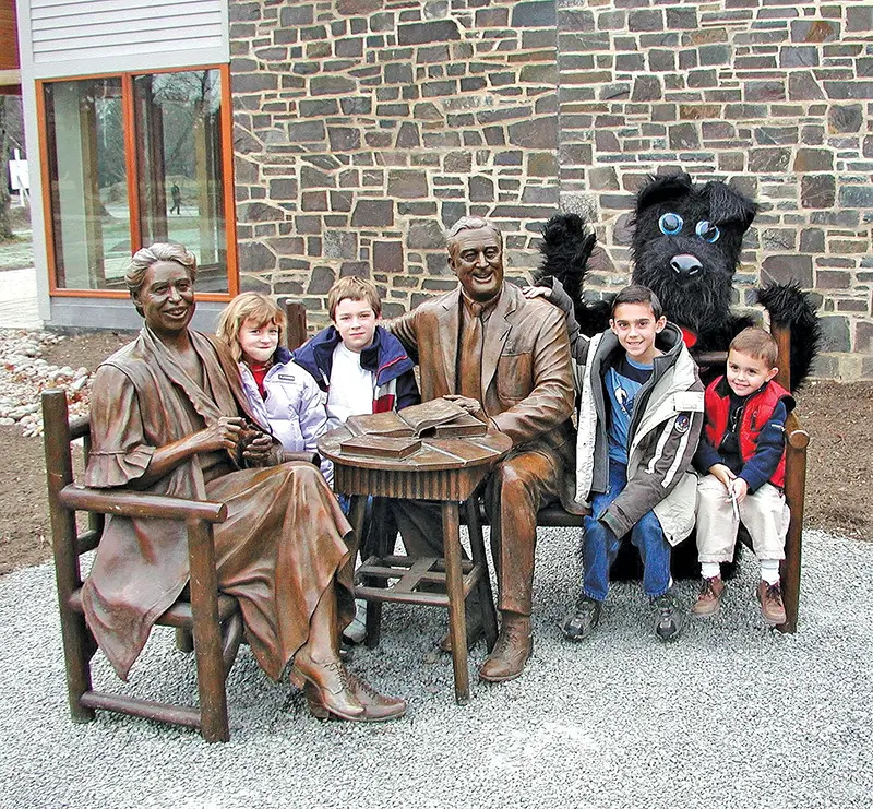 roosevelt statues at historic hyde park