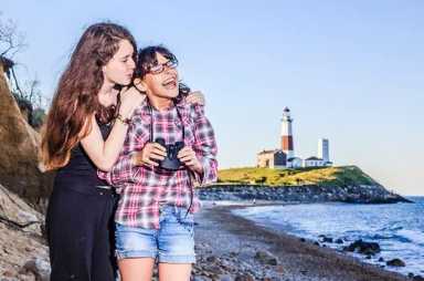 sisters-near-montauk-lighthouse