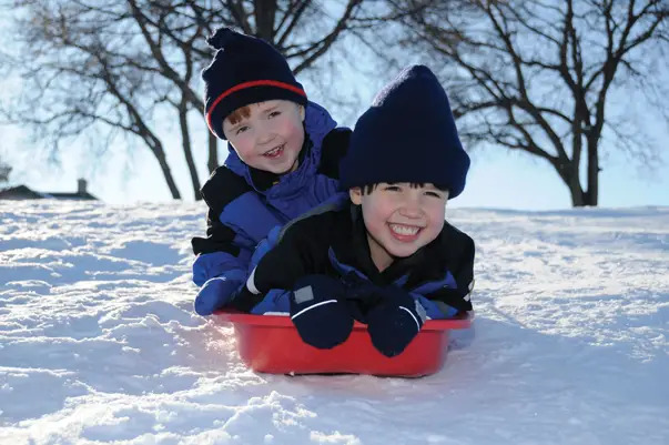 kids sledding