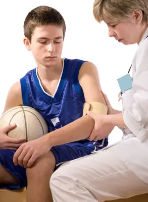 sports injury; injured teen athlete