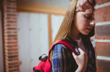 teen-female-stressed-college