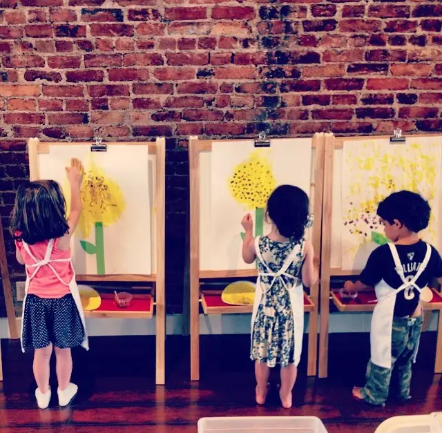 kids painting at ume ume music + arts